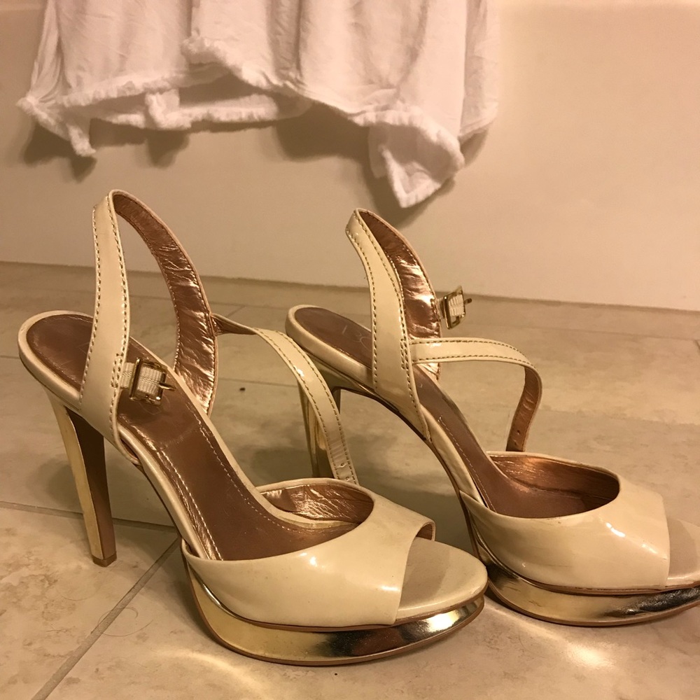BCBG Off White and Gold Heals